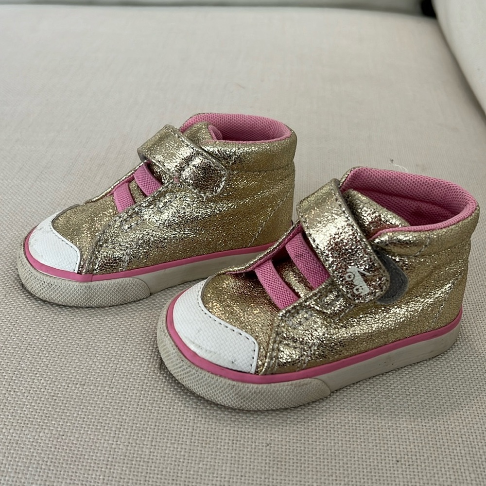See Kai Run gold size 4